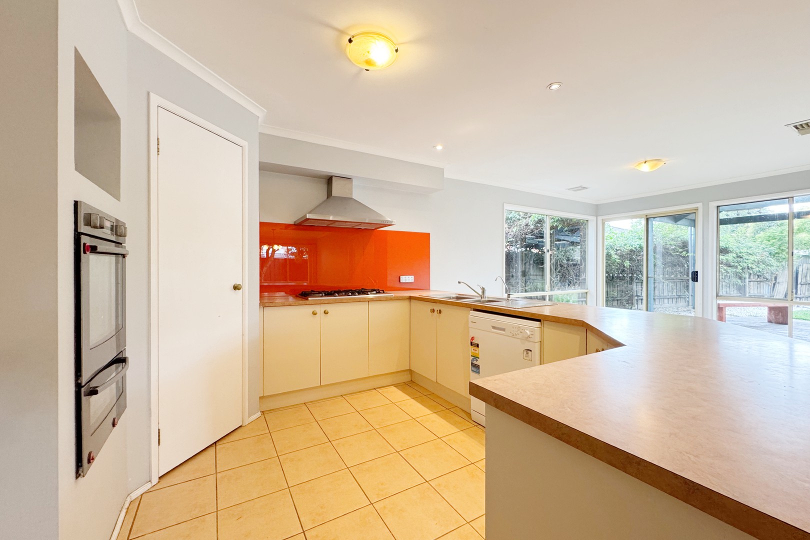 7 Saintly Grove, Berwick, VIC 3806 - Thumbnail 2 - 20/01/2025