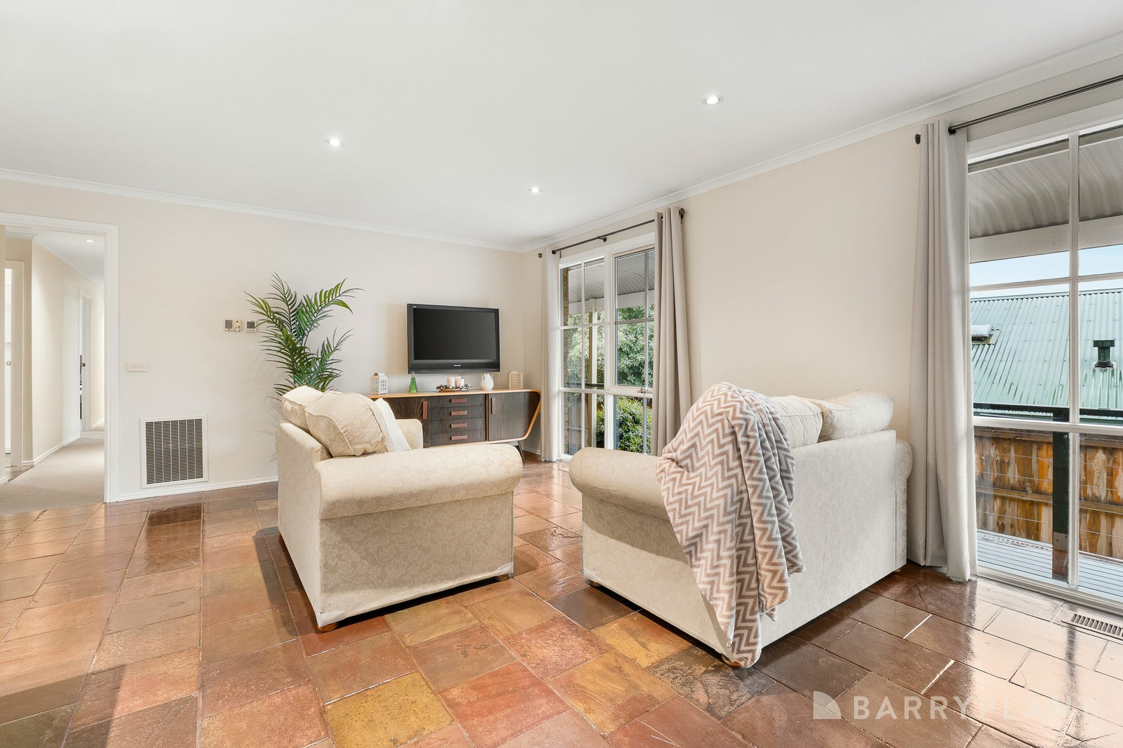 7 Sapphire Court, Narre Warren North, VIC 3804, Narre Warren North - Thumbnail 6