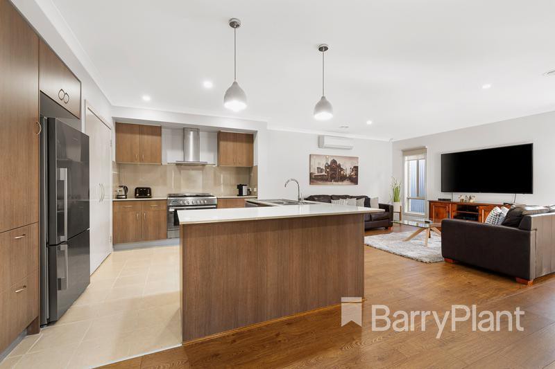 7 Sasha Place, South Morang, VIC 3752, South Morang - Thumbnail 3