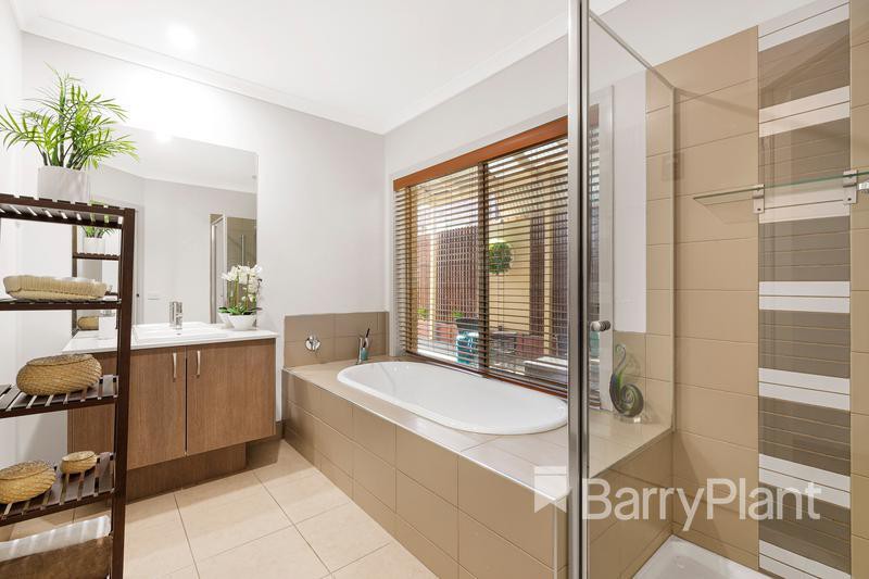 7 Sasha Place, South Morang, VIC 3752, South Morang - Thumbnail 6