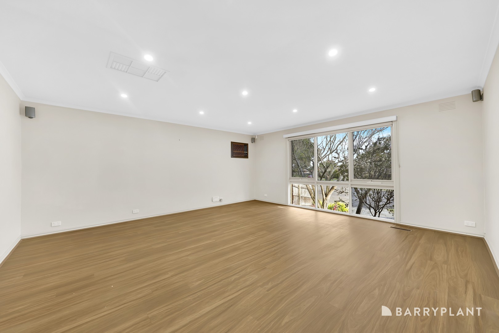 7 Septimus Close, Mill Park, VIC 3082, Mill Park - Thumbnail 3