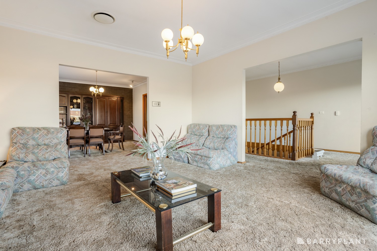 7 Shakespeare Drive, Bundoora, VIC 3083 - Thumbnail 2 - 05/05/2025