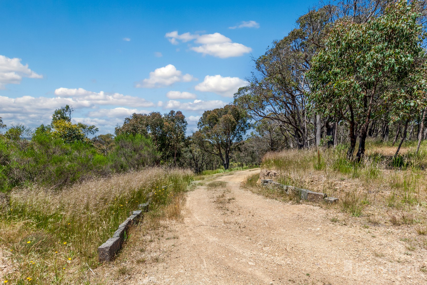 7 Sir Leo Curtis Drive, Wandong, VIC 3758 - Thumbnail 2 - 02/12/2021