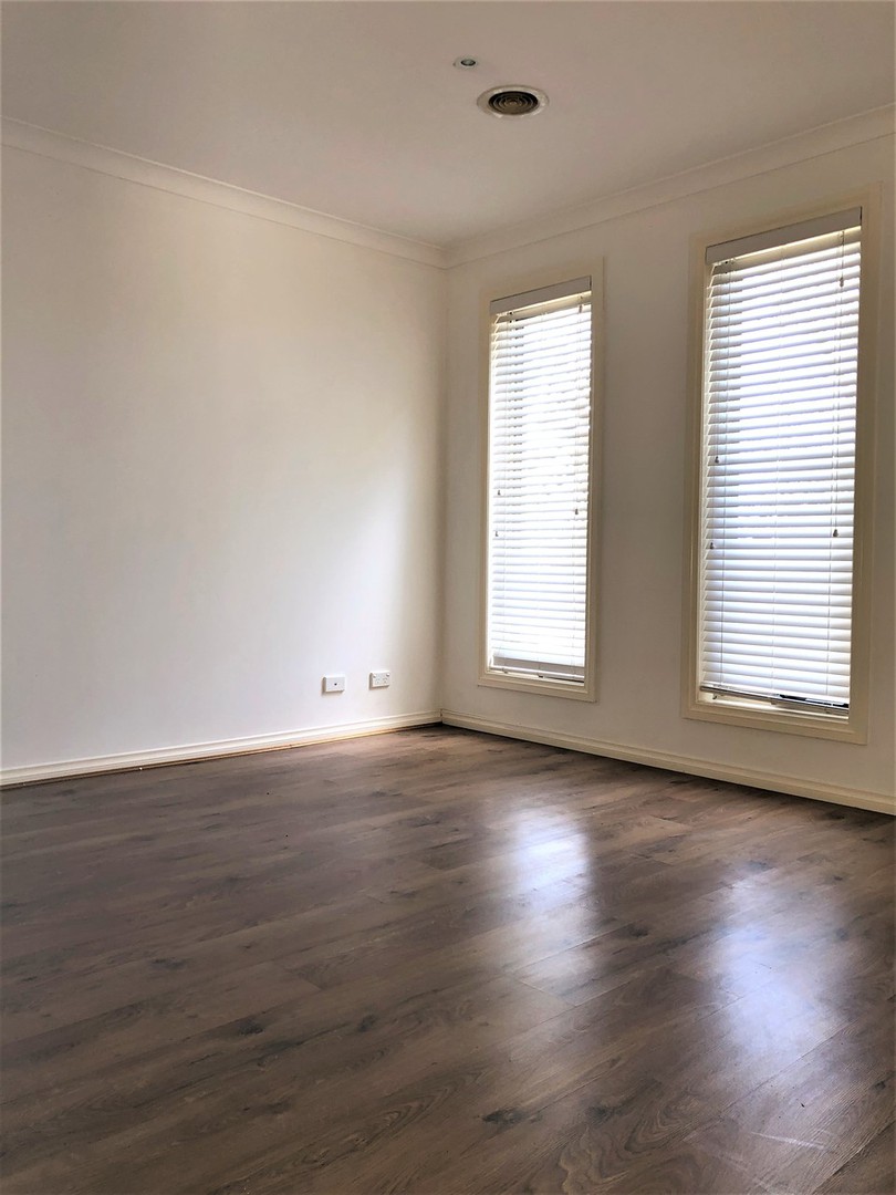7 Stony Street, Manor Lakes, VIC 3024 - Thumbnail 1 - 04/10/2021