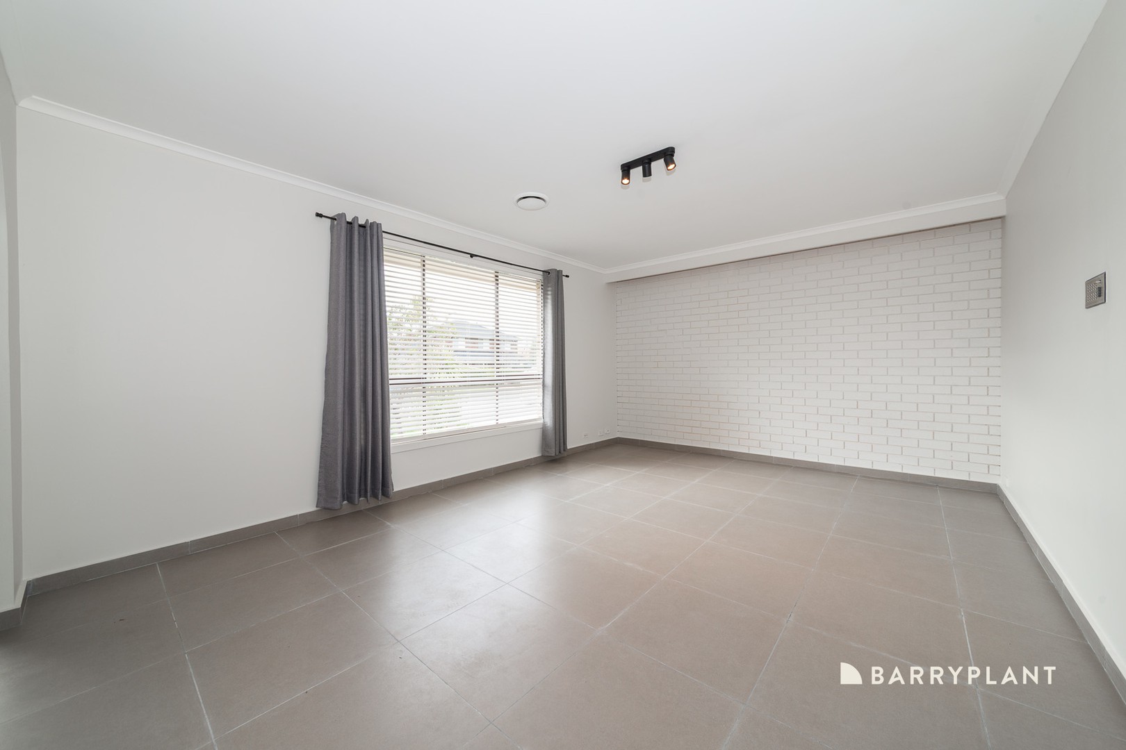 7 Strahan Court, Keilor Downs, VIC 3038 - Thumbnail 1 - 11/08/2025