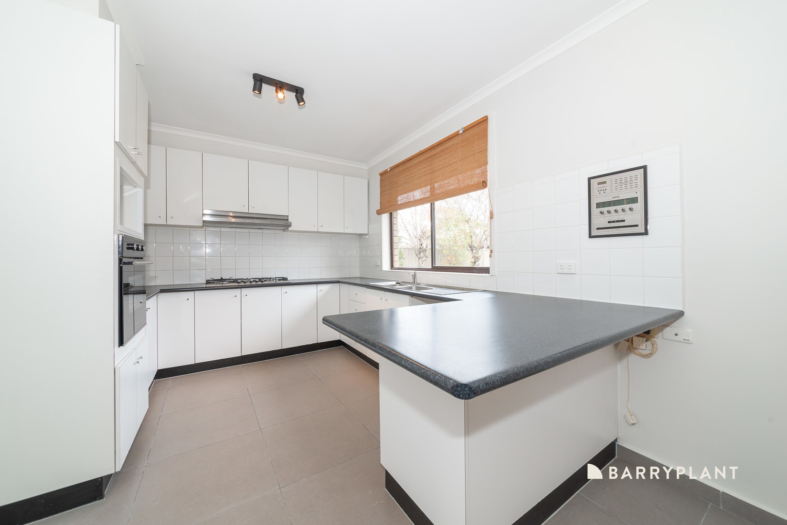 7 Strahan Court, Keilor Downs, VIC 3038 - Thumbnail 2 - 11/08/2025