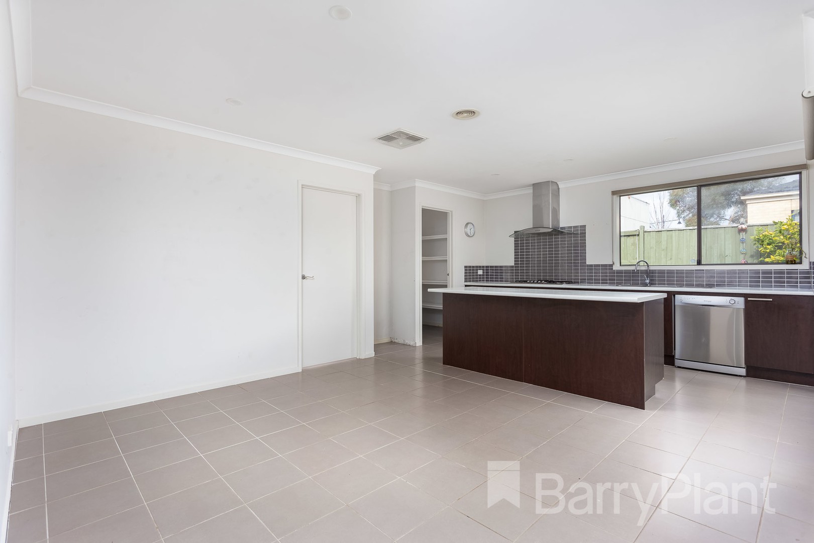 7 Tamar Avenue, Point Cook, VIC 3030, Point Cook - Thumbnail 3