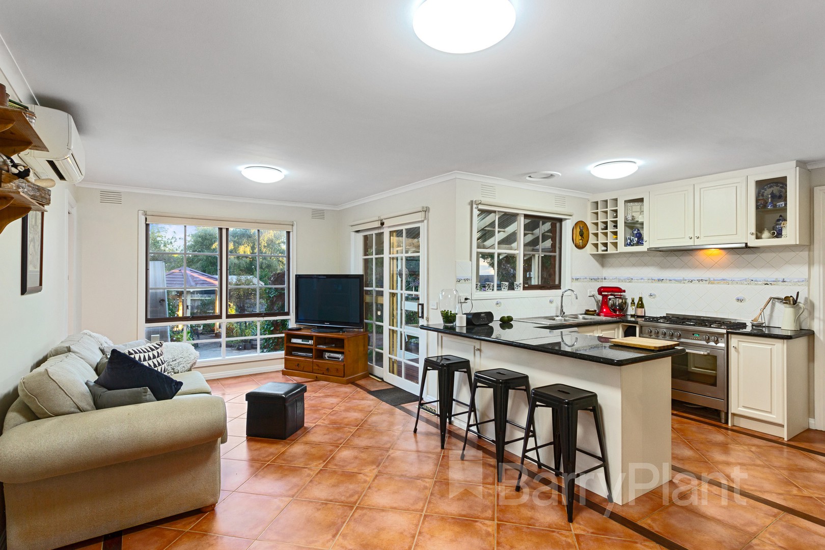 7 Tamara Street, Wantirna South, VIC 3152, Wantirna South - Thumbnail 3
