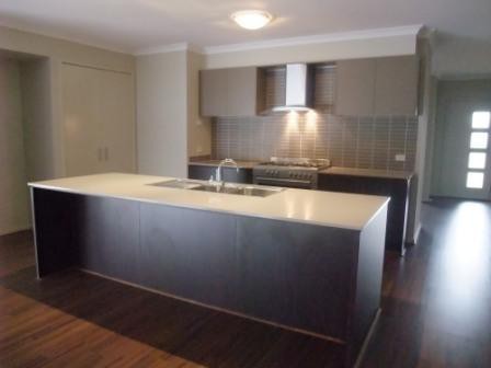 7 Tarango Drive, Point Cook, VIC 3030, Point Cook - Thumbnail 2