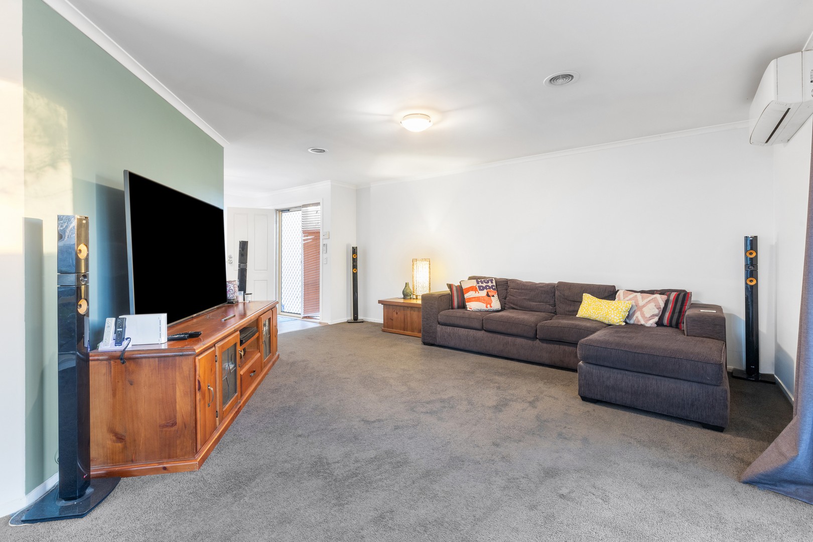 7 The Crest, Hillside, VIC 3037 - Thumbnail 2 - 19/03/2025