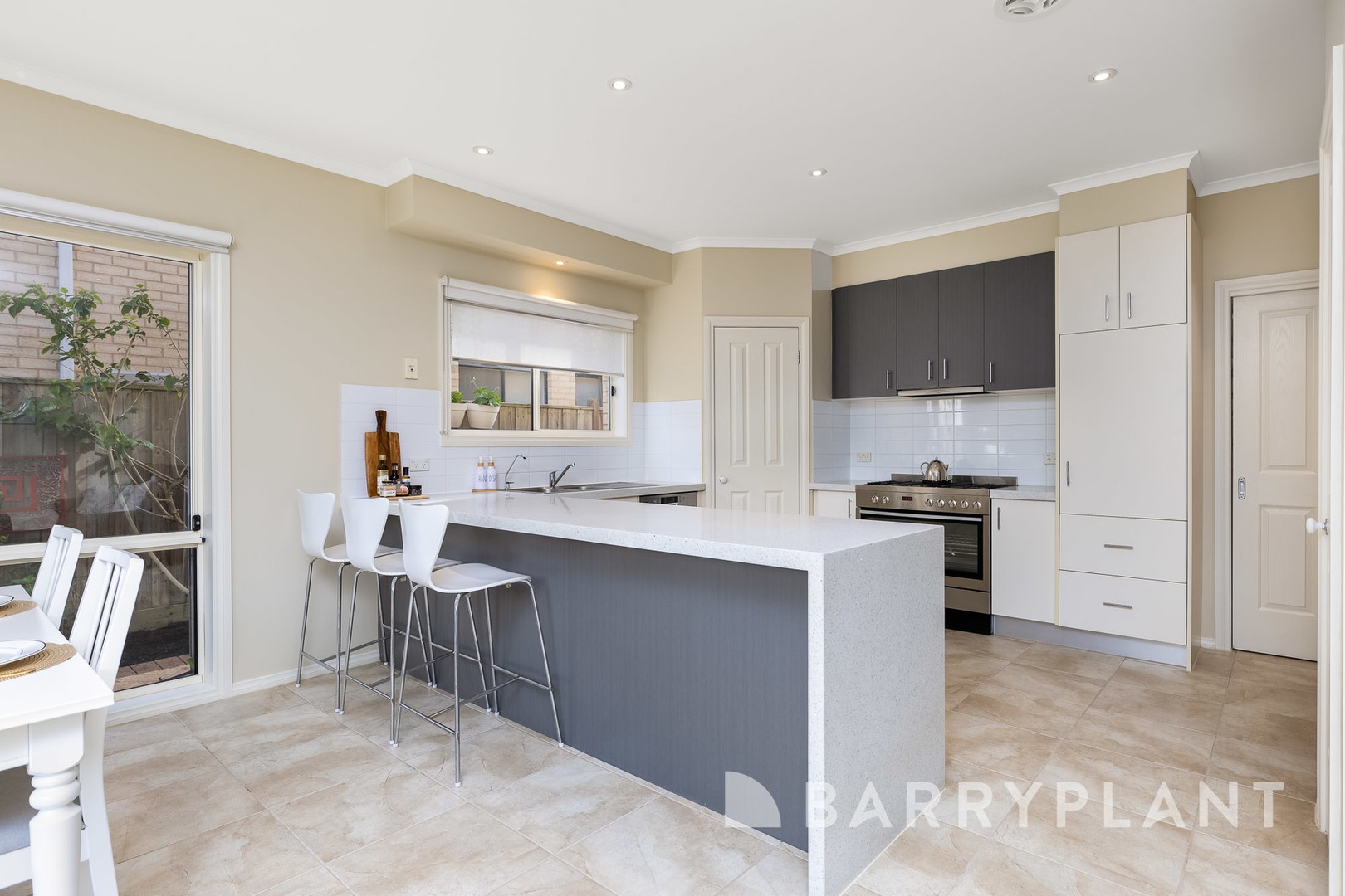 7 Times Square, Sanctuary Lakes, VIC 3030 - Thumbnail 2 - 05/09/2024