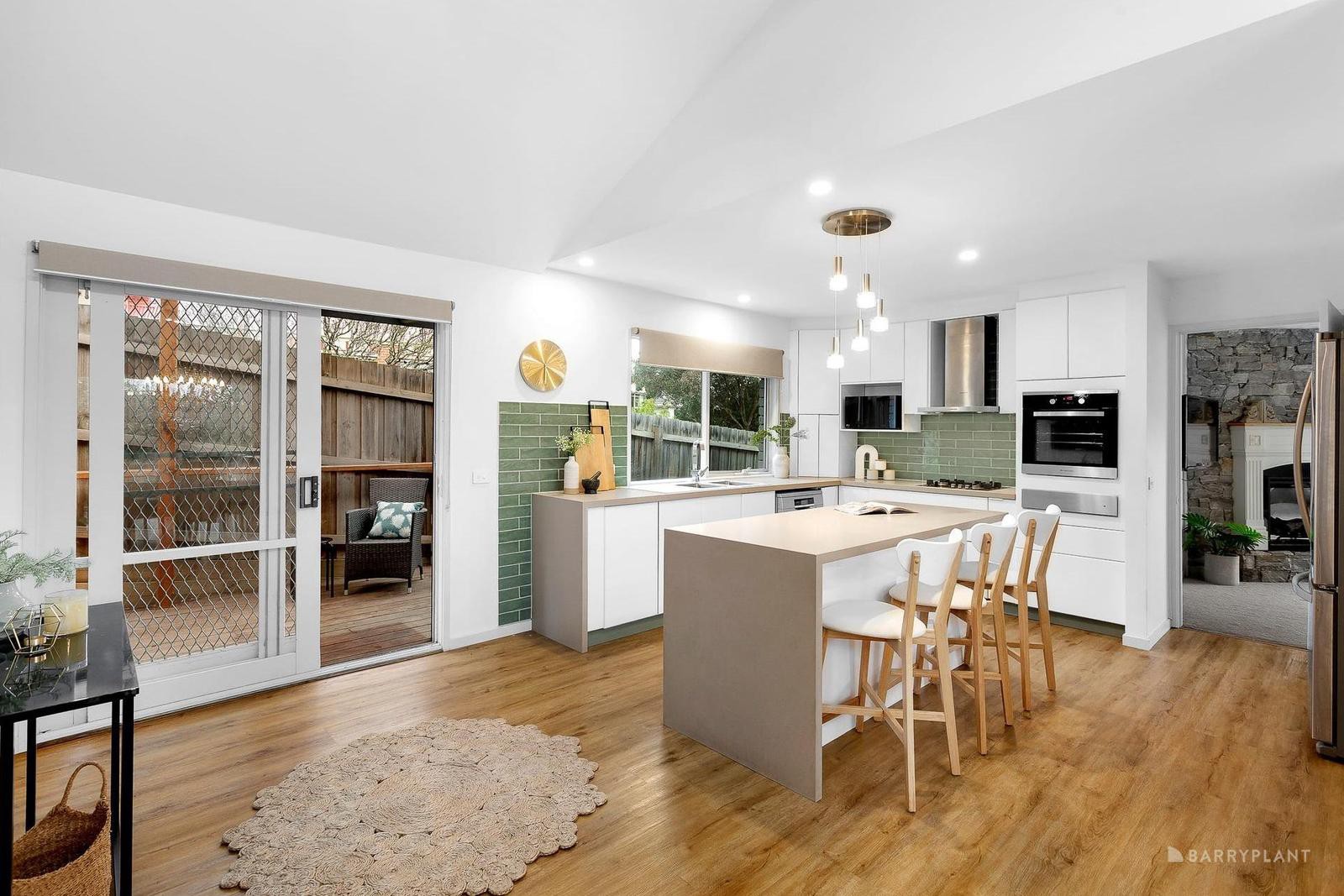 7 Upland Court, Eltham North, VIC 3095 - Thumbnail 1 - 11/04/2025