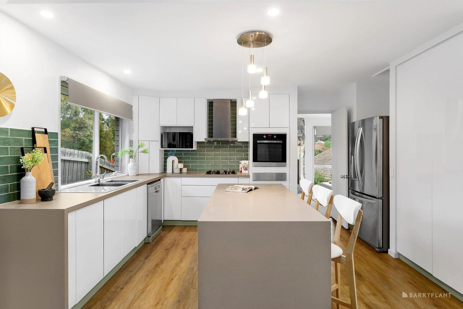 7 Upland Court, Eltham North, VIC 3095 - Thumbnail 2 - 11/04/2025