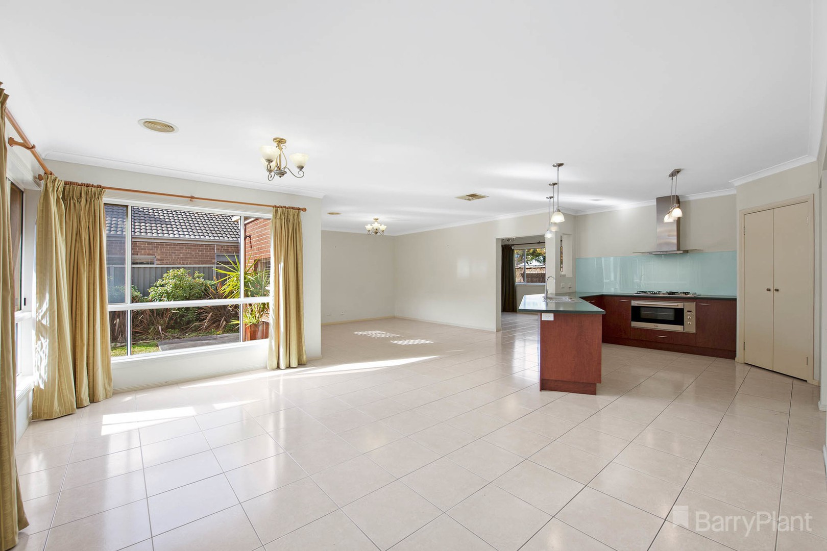 7 Veitch Court, Pakenham, VIC 3810, Pakenham - Thumbnail 3
