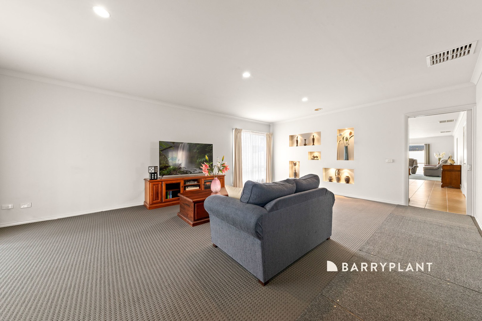 7 Viola Avenue, Pakenham, VIC 3810 - Thumbnail 2 - 22/03/2024