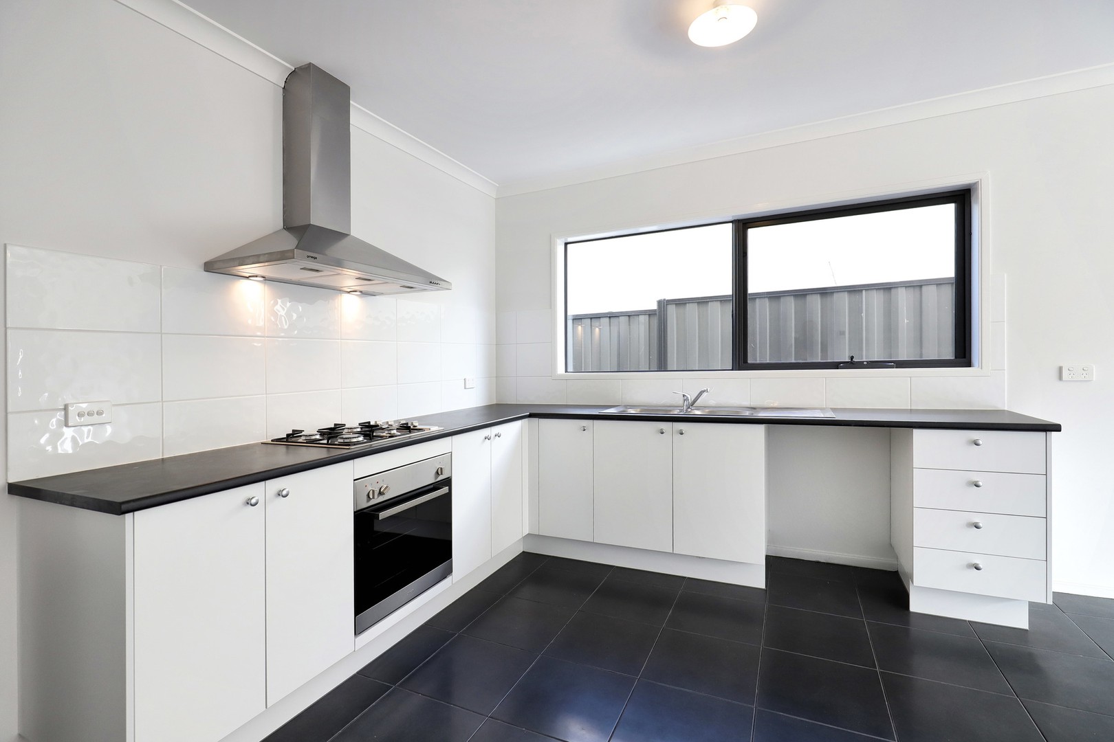 7 Vivid Way, Craigieburn, VIC 3064, Craigieburn - Thumbnail 2