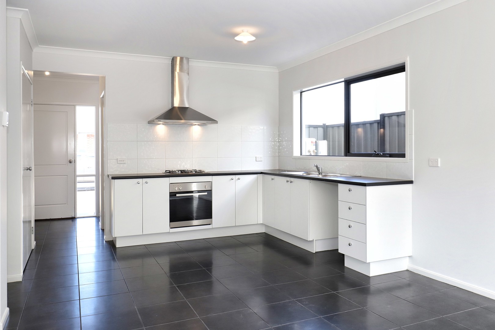 7 Vivid Way, Craigieburn, VIC 3064, Craigieburn - Thumbnail 3