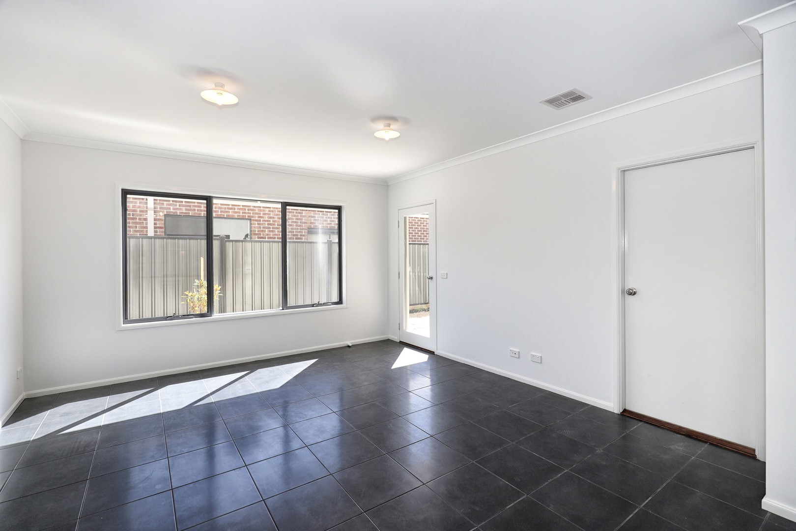 7 Vivid Way, Craigieburn, VIC 3064, Craigieburn - Thumbnail 5