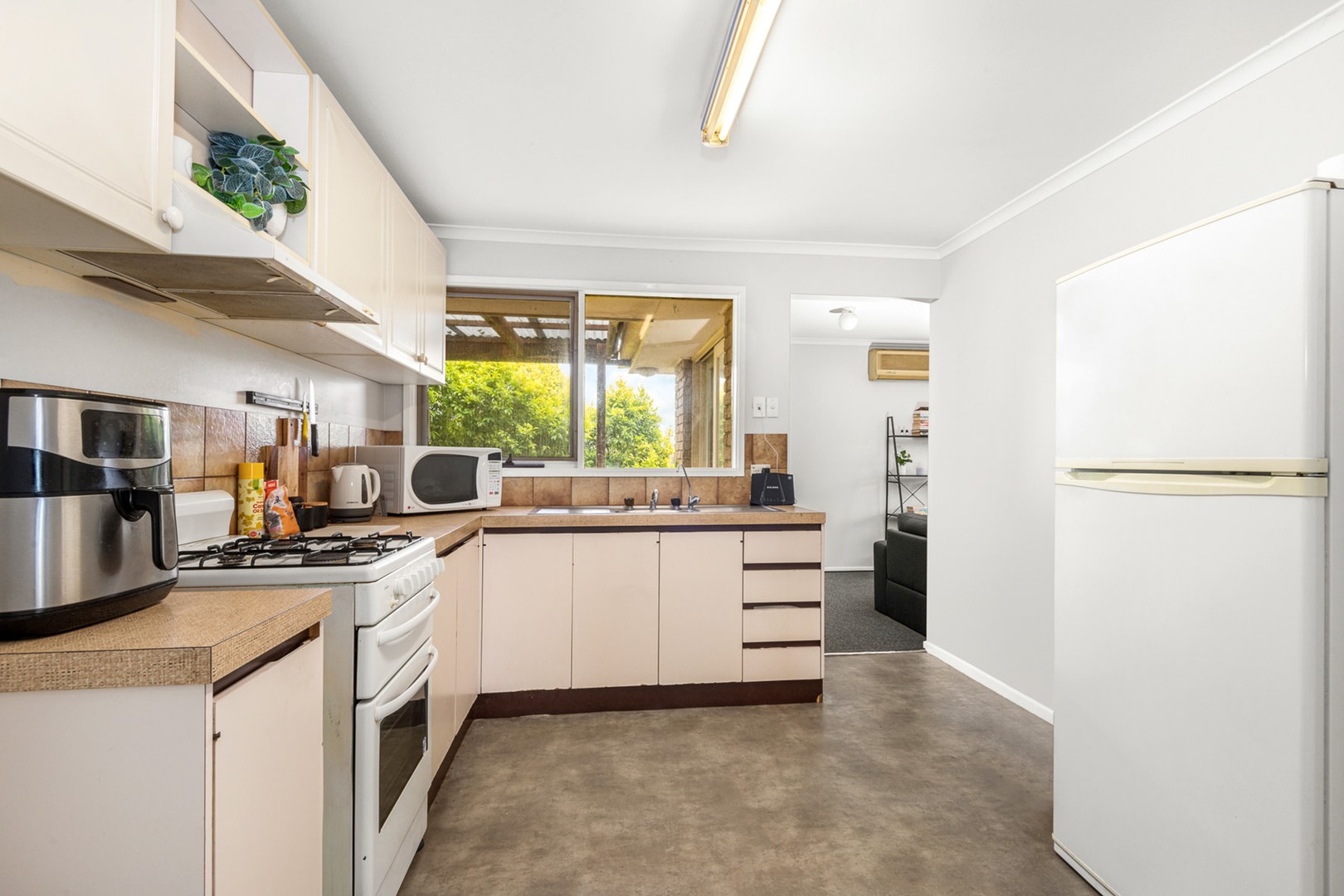 7 Vostok Court, Whittington, VIC 3219, Whittington - Thumbnail 2