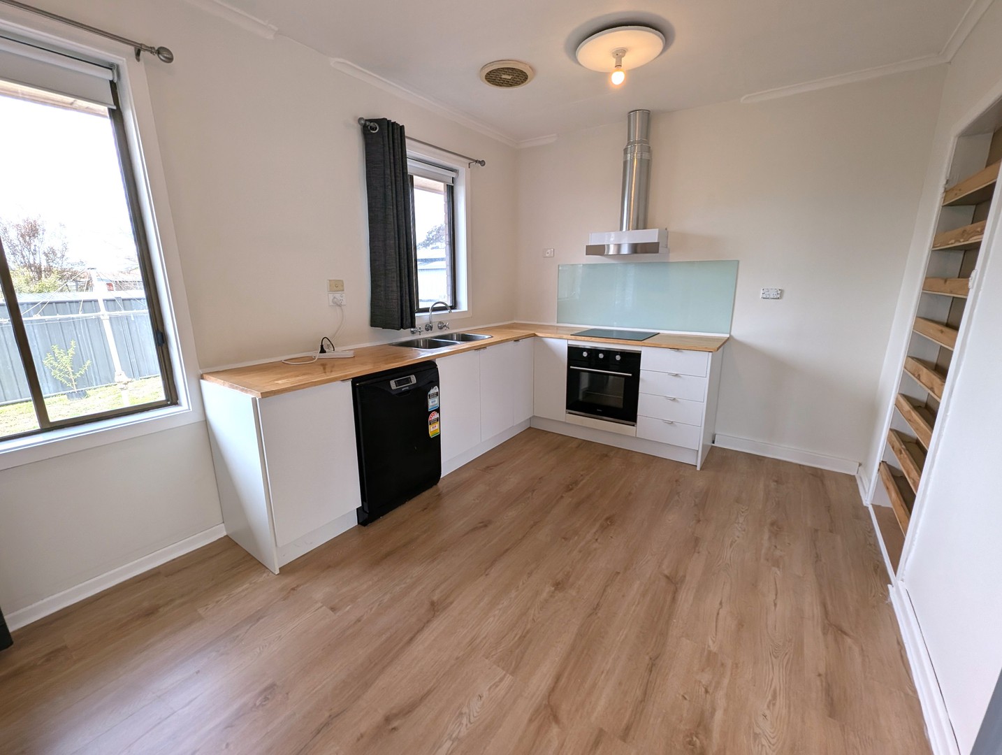 7 Walter Street, East Geelong, VIC 3219, East Geelong - Thumbnail 2