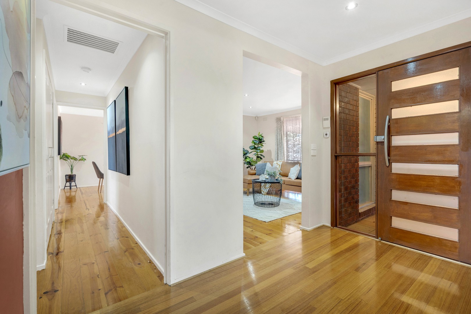7 Walton Close, Craigieburn, VIC 3064, Craigieburn - Thumbnail 2