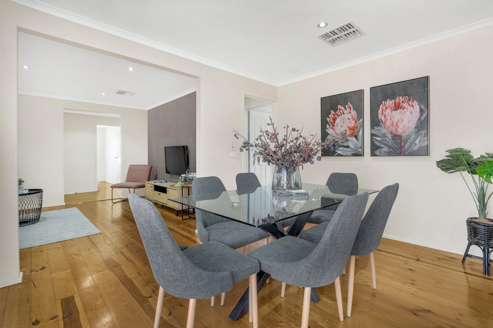 7 Walton Close, Craigieburn, VIC 3064, Craigieburn - Thumbnail 4
