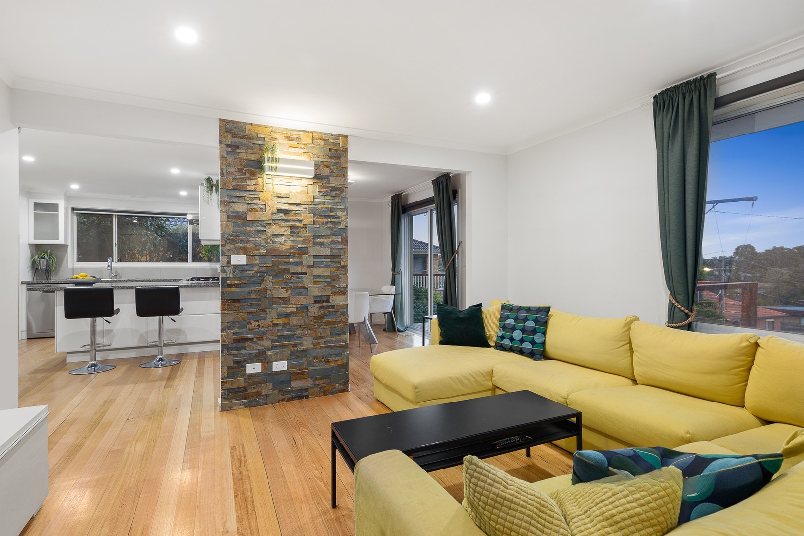 7 Wanbanna Avenue, Greensborough, VIC 3088, Greensborough - Thumbnail 3
