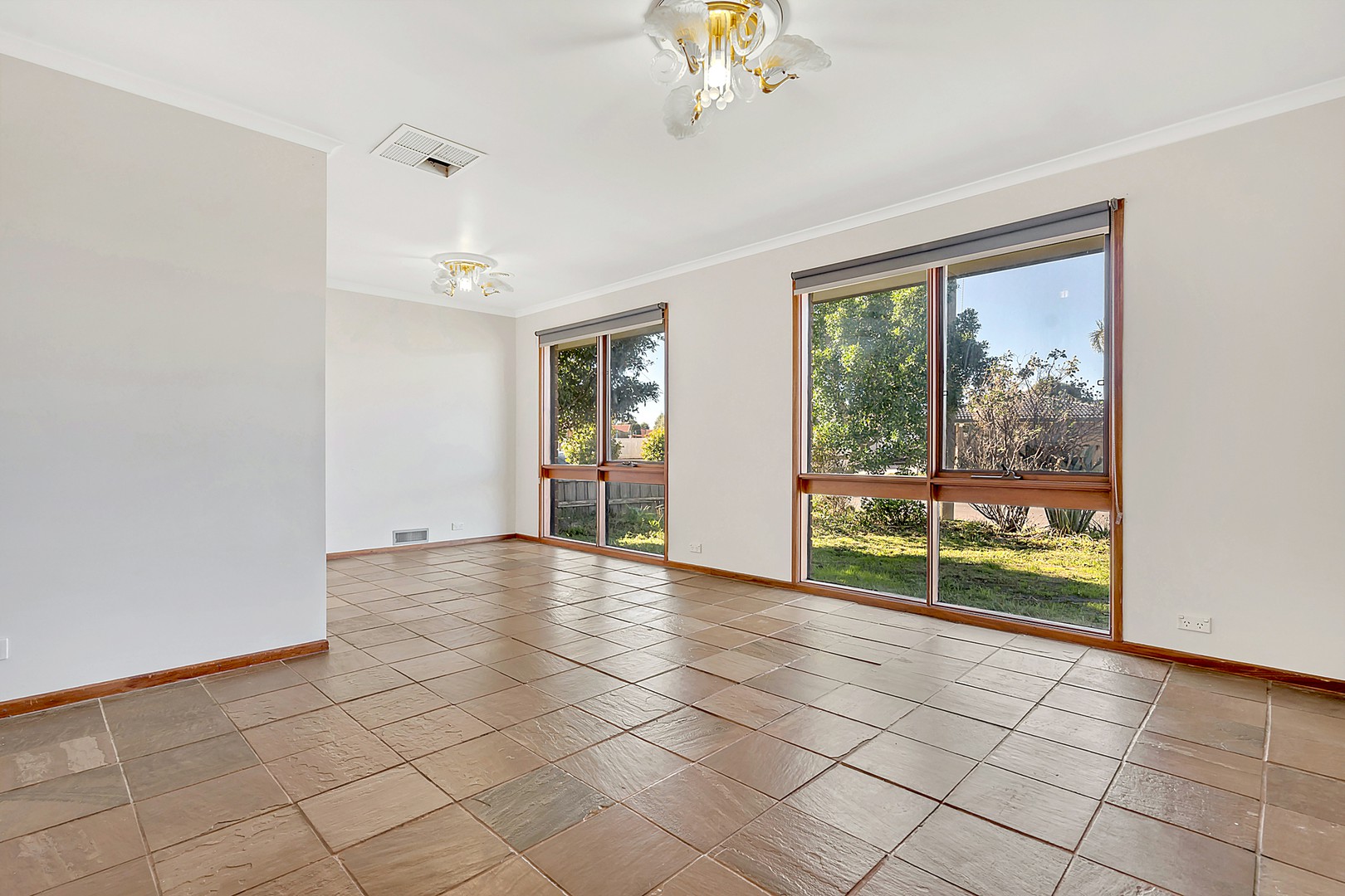 7 Watchet Court, Craigieburn, VIC 3064, Craigieburn - Thumbnail 4