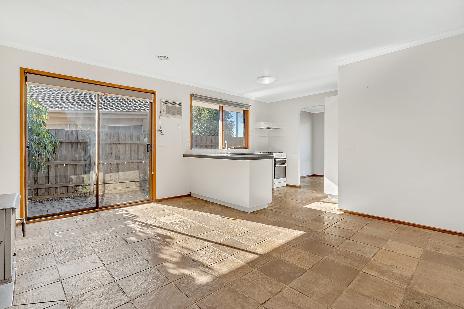 7 Watchet Court, Craigieburn, VIC 3064, Craigieburn - Thumbnail 6
