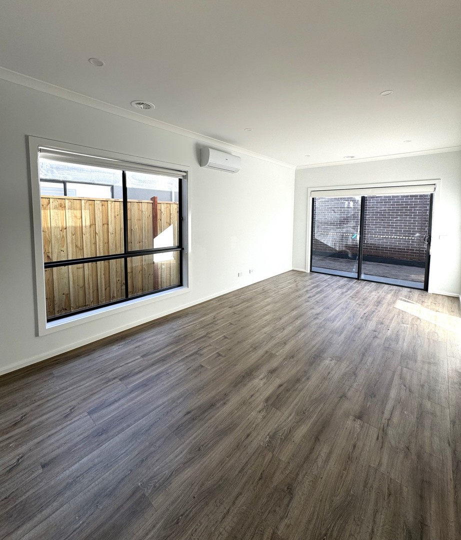 7 Waterfern Street, Fraser Rise, VIC 3336, Fraser Rise - Thumbnail 2