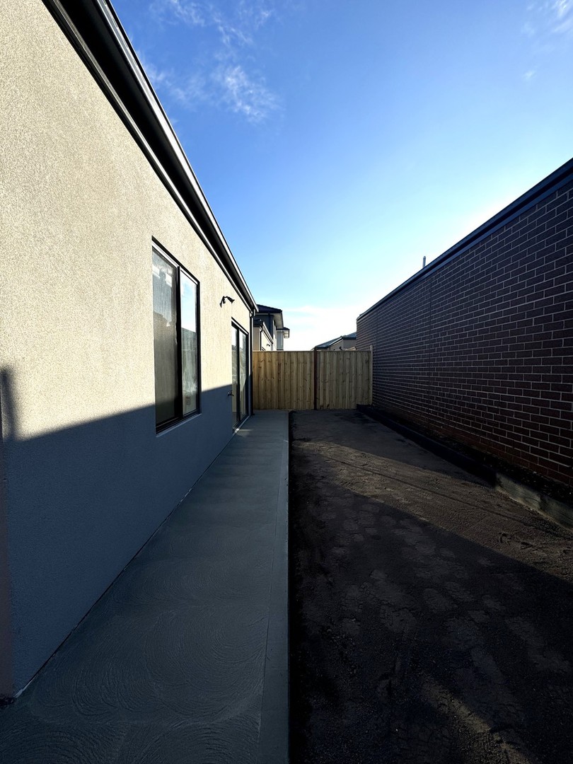 7 Waterfern Street, Fraser Rise, VIC 3336, Fraser Rise - Thumbnail 8