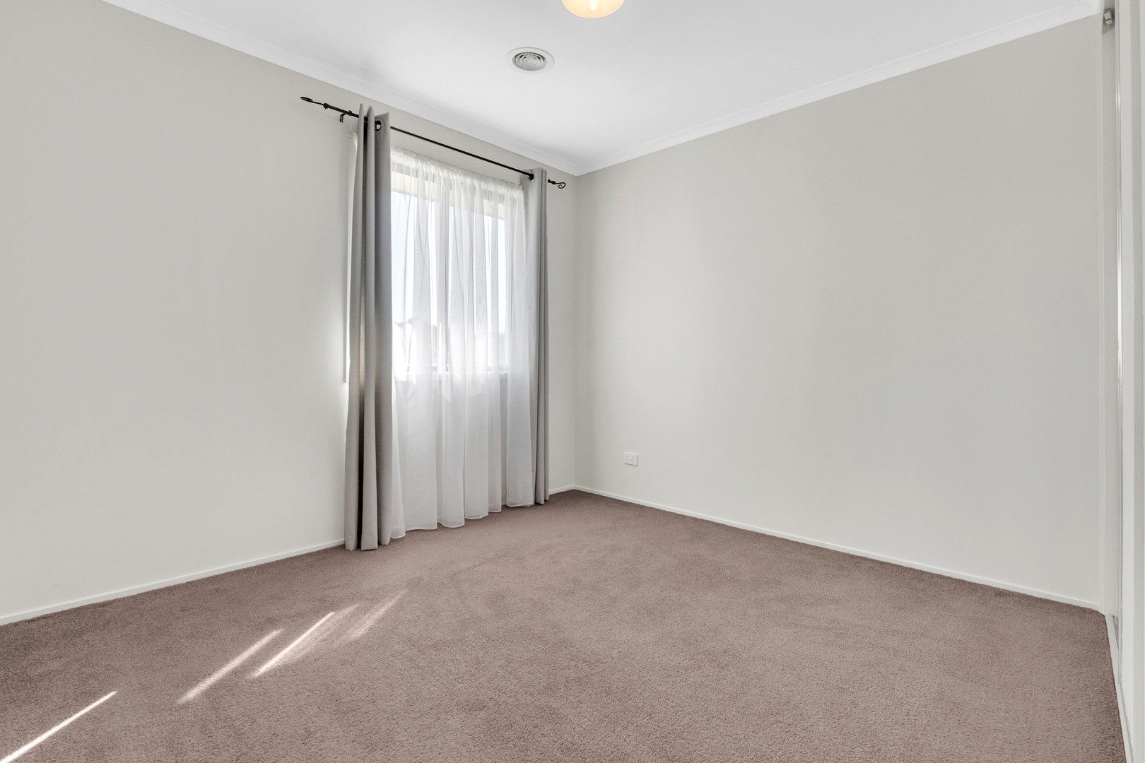 7 Waterford Avenue, Craigieburn, VIC 3064, Craigieburn - Thumbnail 8