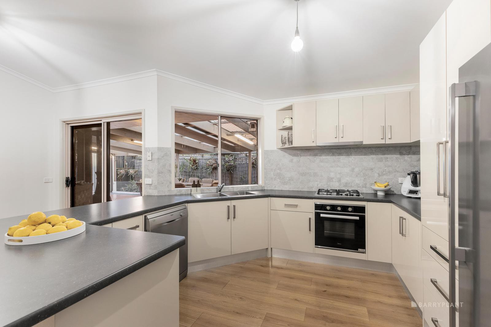 7 Wattletree Walk, South Morang, VIC 3752, South Morang - Thumbnail 3