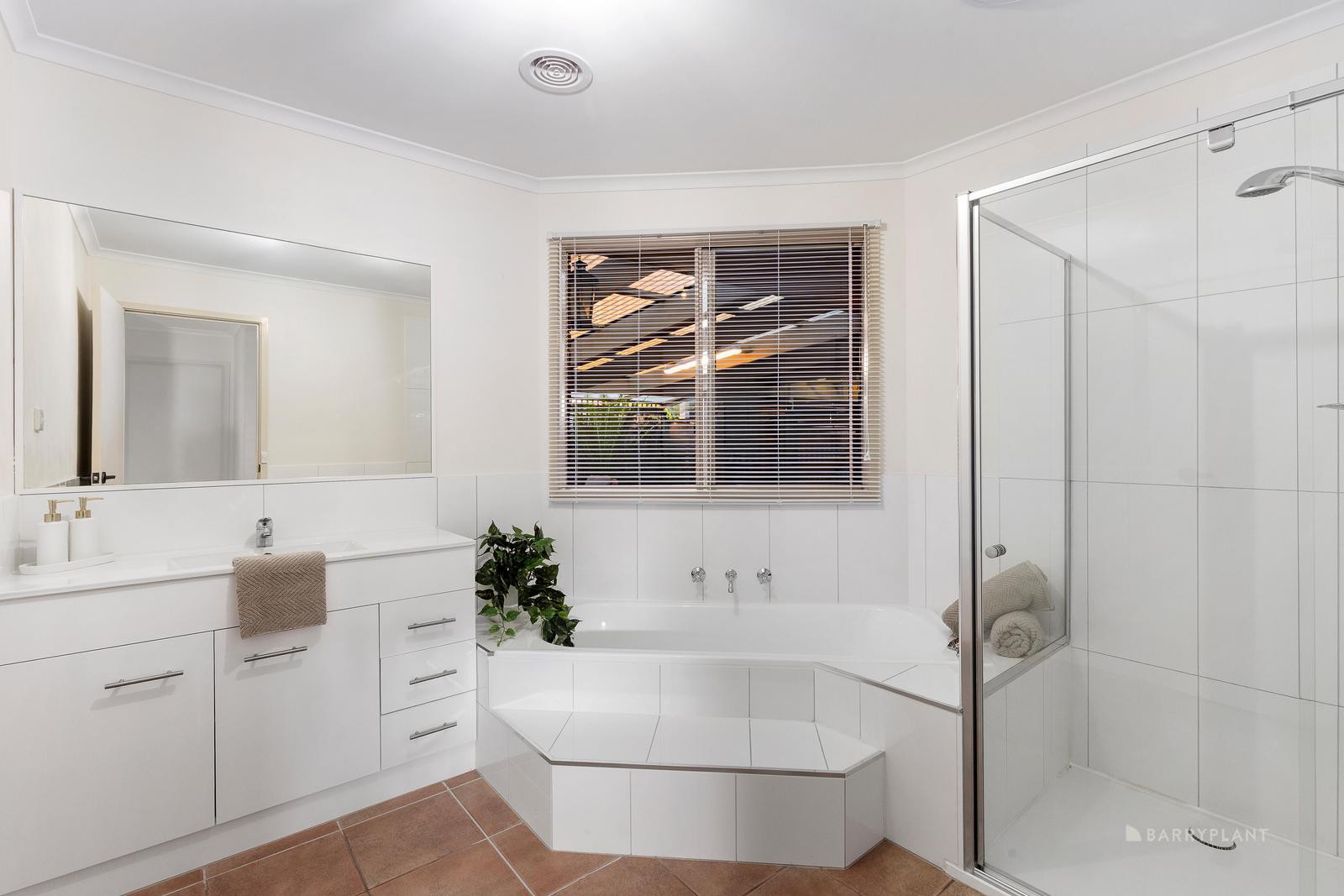 7 Wattletree Walk, South Morang, VIC 3752, South Morang - Thumbnail 7