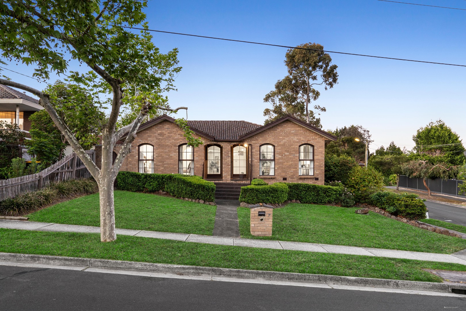 7 Weeden Drive, Vermont South, VIC 3133 - Thumbnail 2 - 17/10/2025