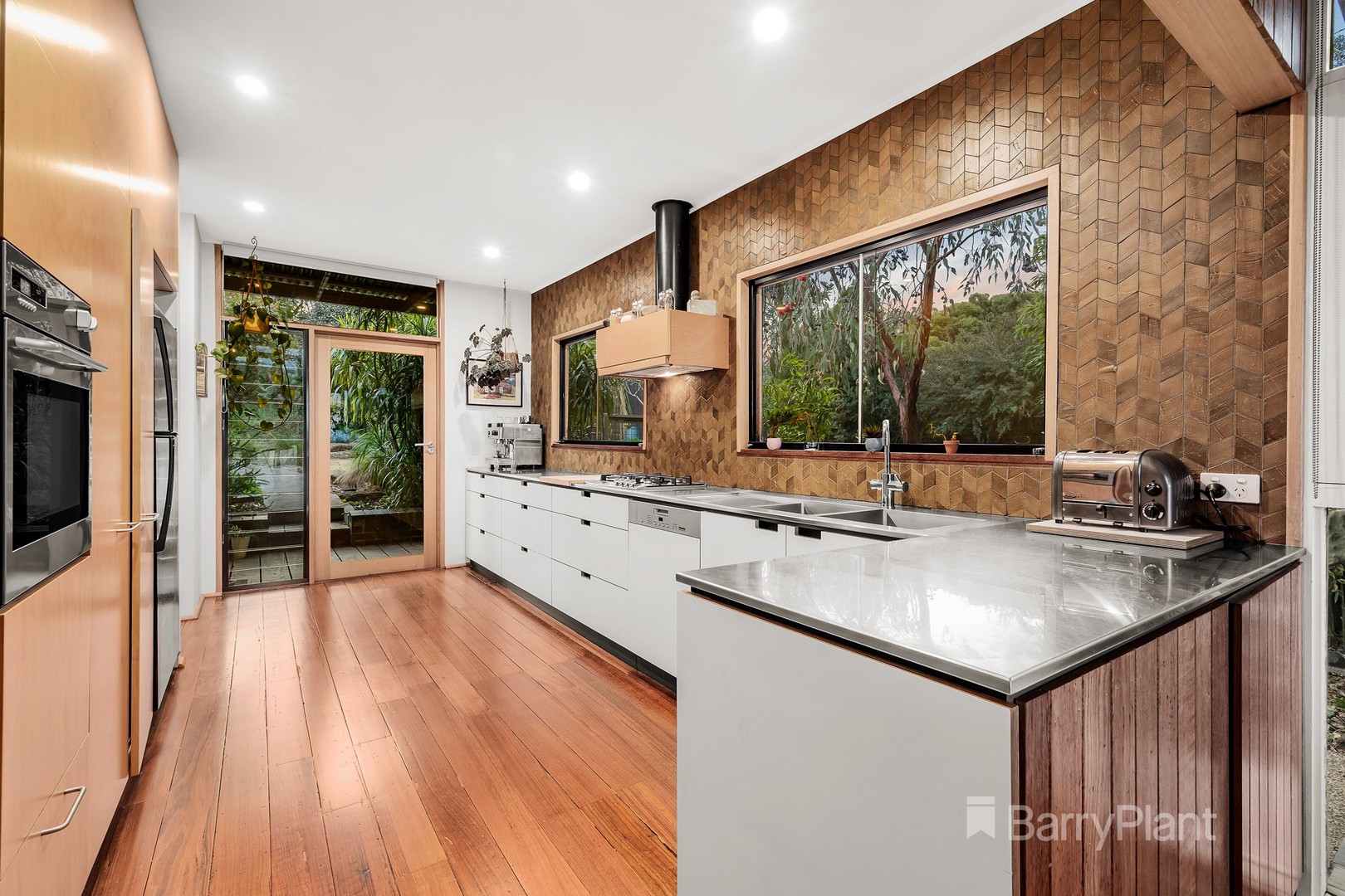 7 Weyburn Court, Heidelberg, VIC 3084, Heidelberg - Thumbnail 3
