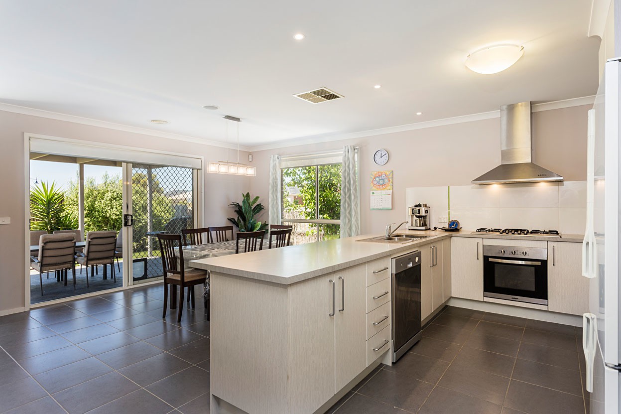 7 Whisper Boulevard, Point Cook, VIC 3030, Point Cook - Thumbnail 5