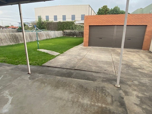 7 Whitesides Avenue, Sunshine West, VIC 3020 - Thumbnail 1 - 08/05/2024