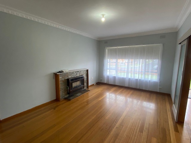 7 Whitesides Avenue, Sunshine West, VIC 3020 - Thumbnail 2 - 08/05/2024