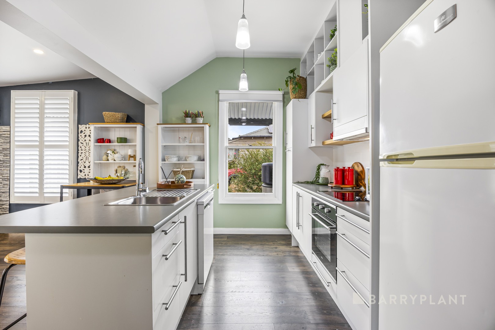 7 Willoby Street, Beaufort, VIC 3373 - Thumbnail 2 - 10/04/2025