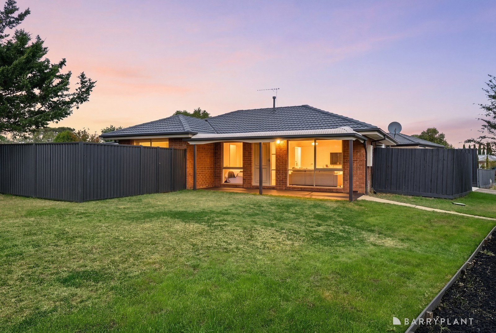 7 Wilong Close, Kurunjang, VIC 3337 - Thumbnail 2 - 23/04/2026