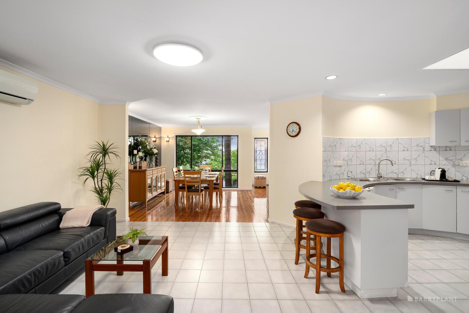 7 Winga Place, St Helena, VIC 3088 - Thumbnail 2 - 13/11/2024