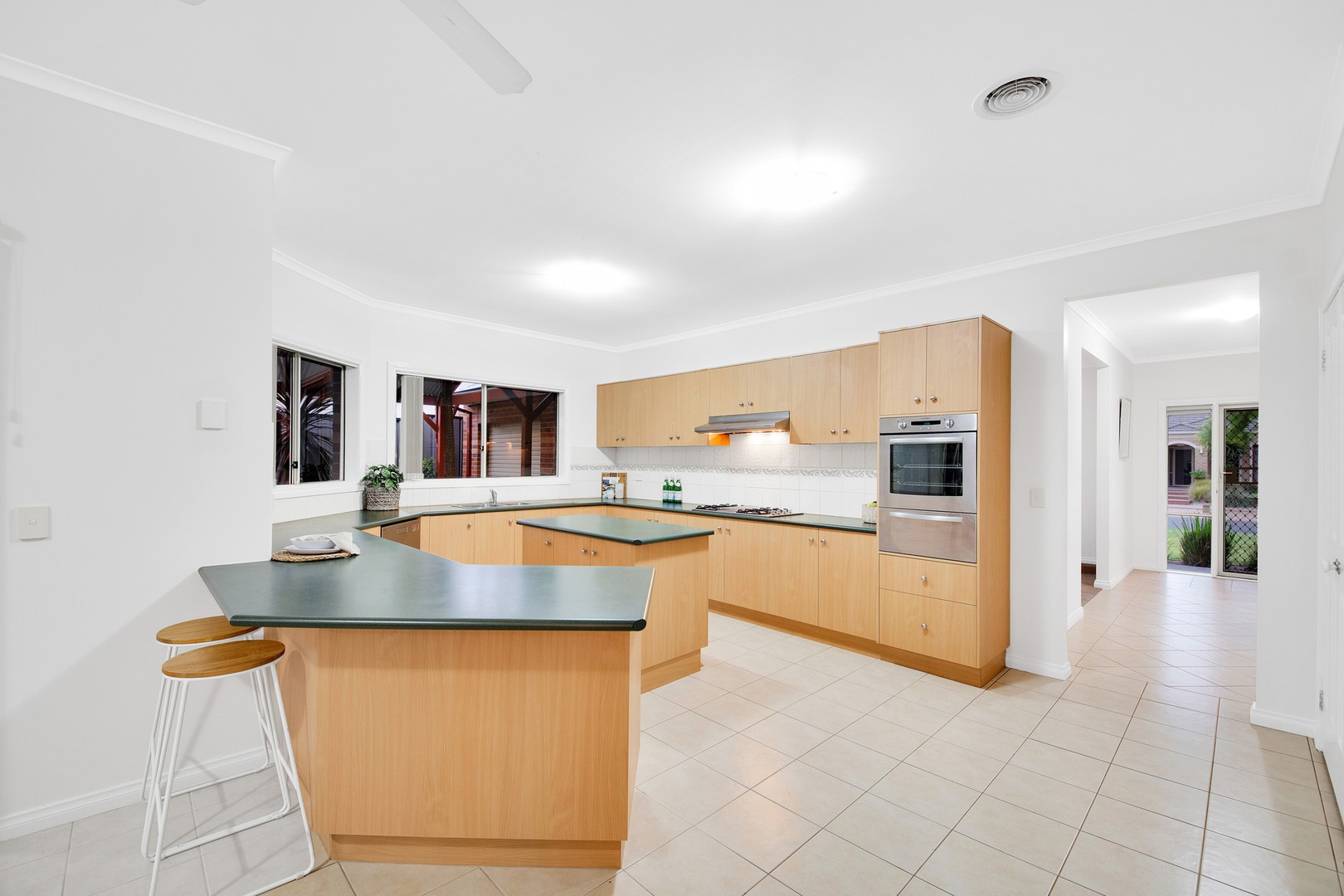 7 Winton Grange, Point Cook, VIC 3030, Point Cook - Thumbnail 3
