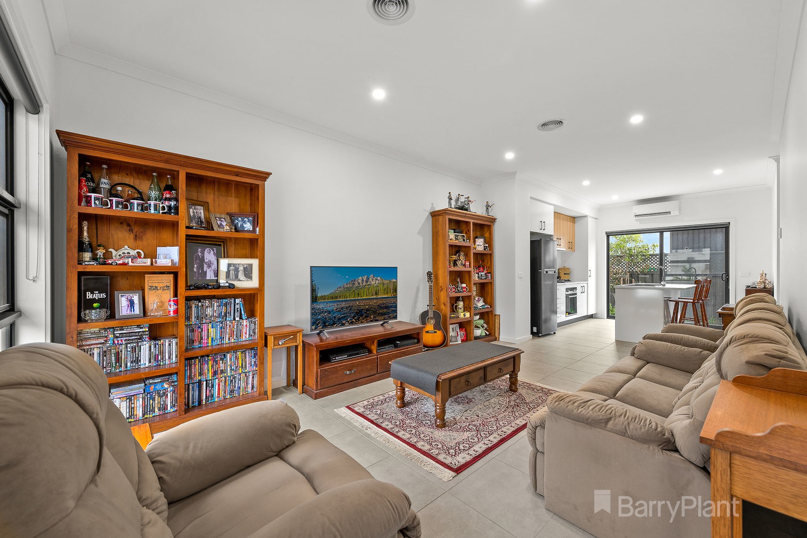 7 Zebra Way, Cranbourne West, VIC 3977 - Thumbnail 2 - 08/11/2022