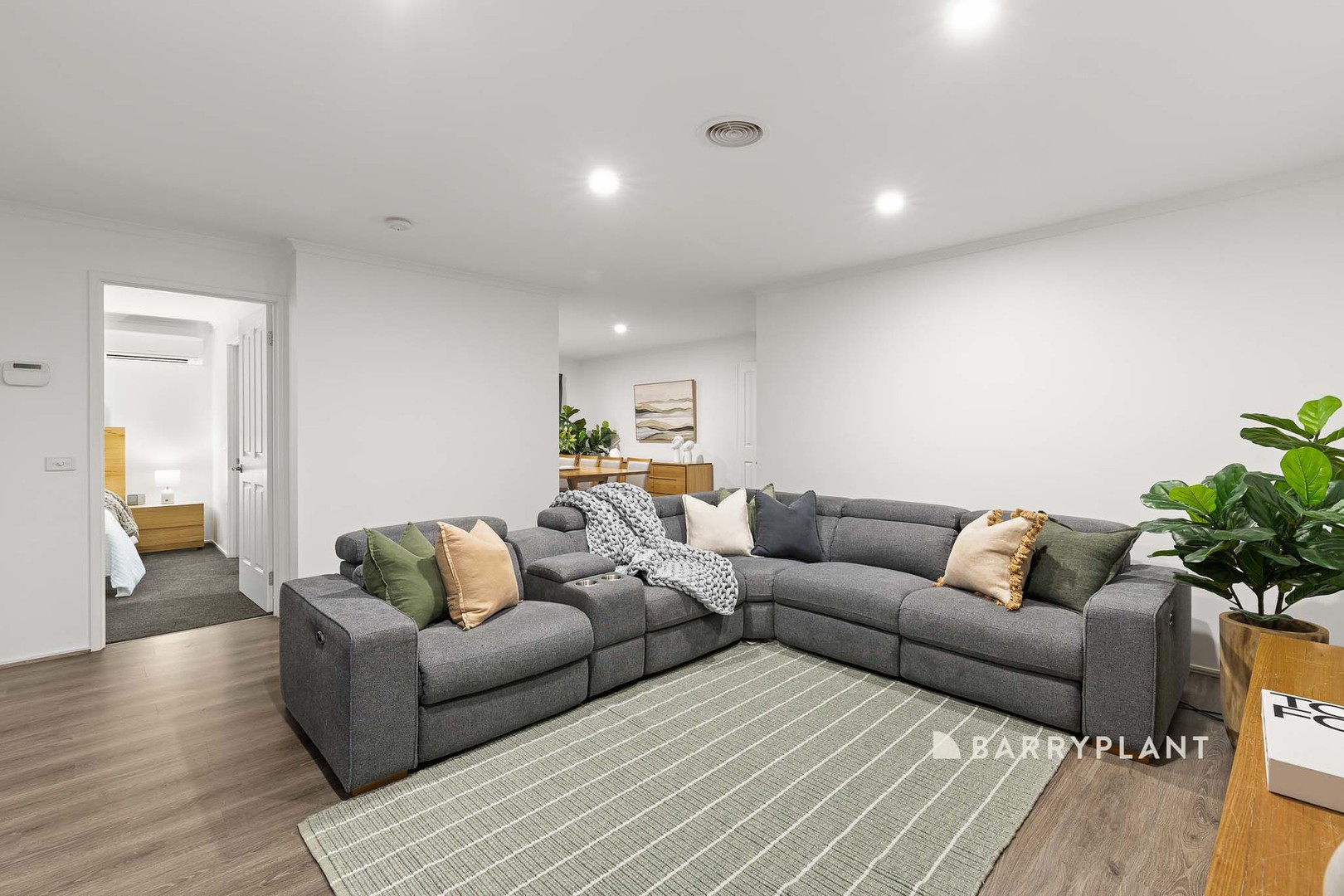 70 Amber Crescent, Narre Warren, VIC 3805, Narre Warren - Thumbnail 2