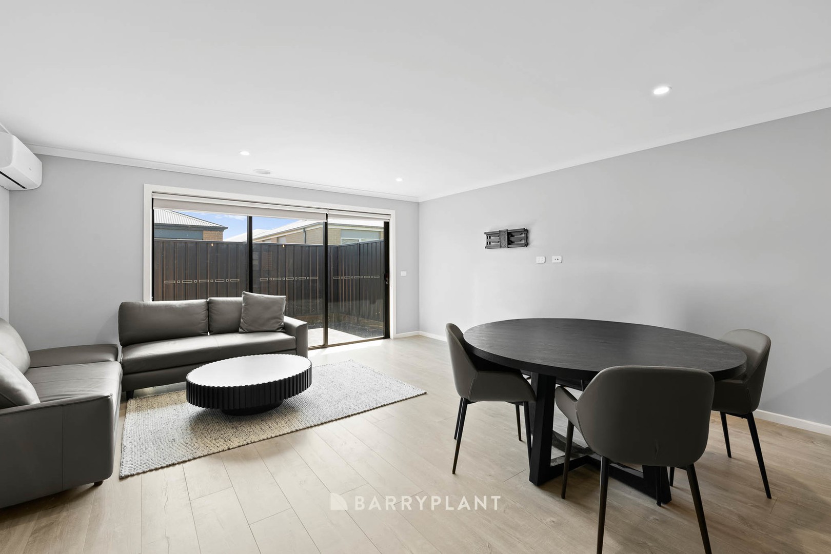 70 Athenaeum Avenue, Clyde North, VIC 3978, Clyde North - Thumbnail 2