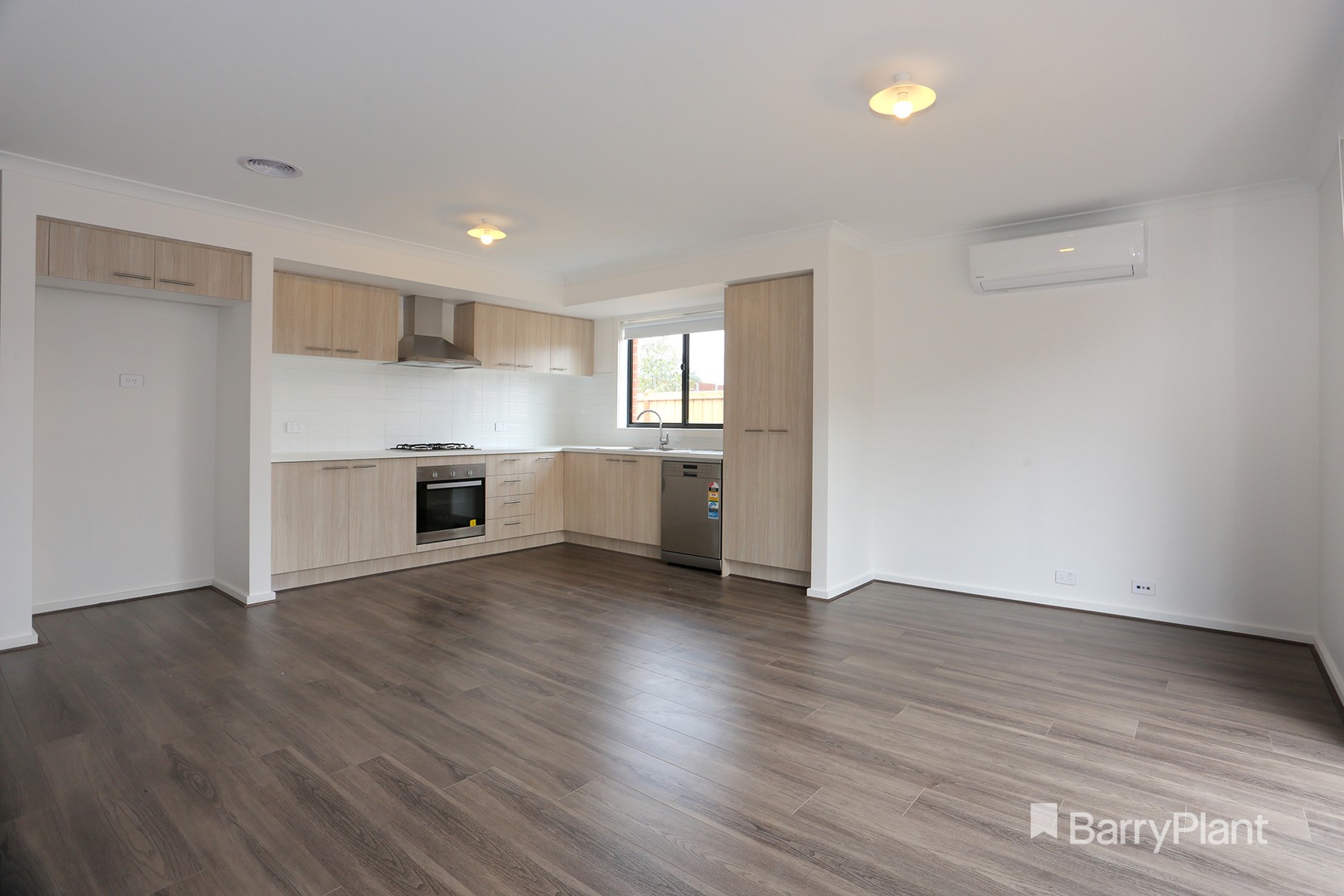 70 Babar Drive, Officer, VIC 3809, Officer - Thumbnail 3
