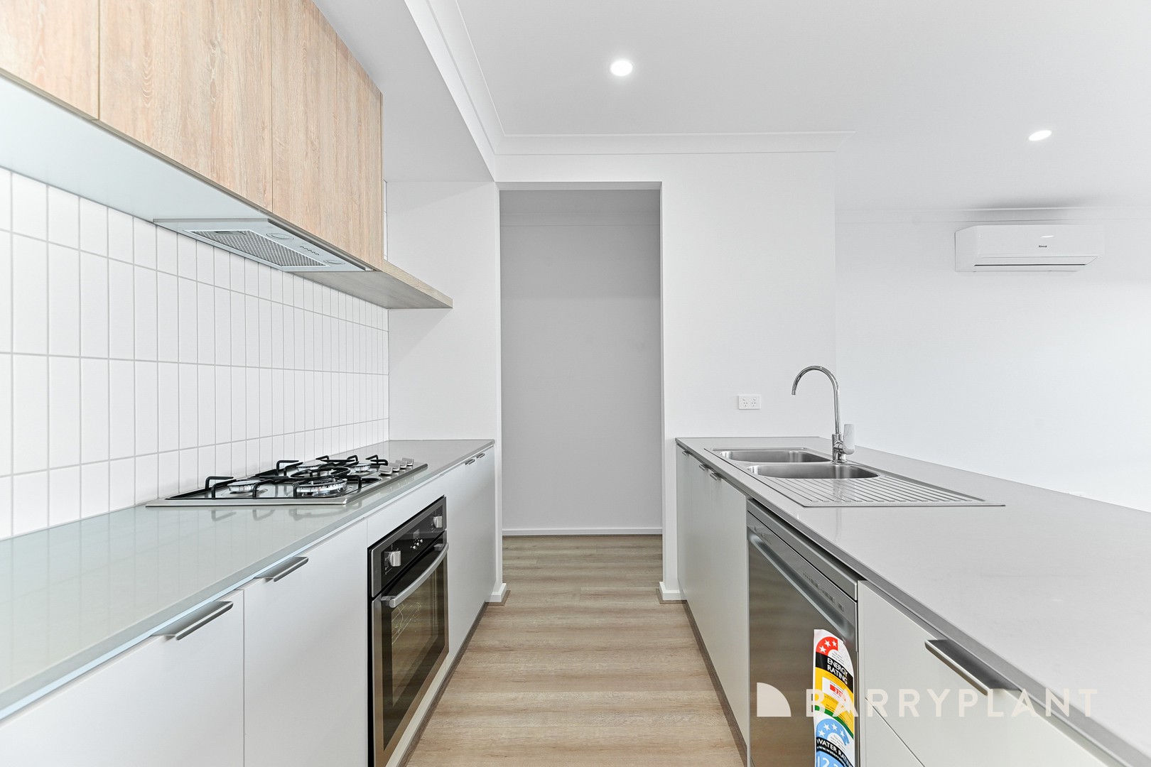 70 Carnival Boulevard, Berwick, VIC 3806, Berwick - Thumbnail 3