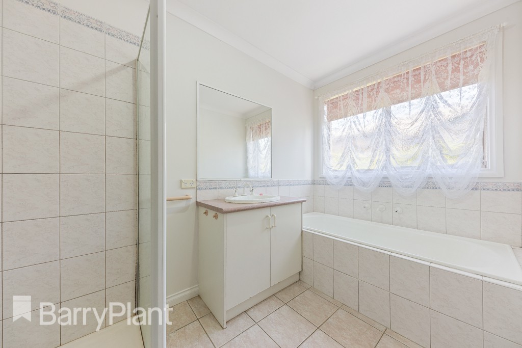 70 Chisholm DriveCaroline Springs, VIC 3023  - Leased, Caroline Springs - Thumbnail 7