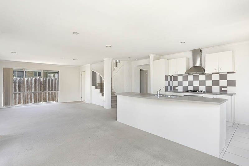 70 Foxwood Drive, Point Cook, VIC 3030, Point Cook - Thumbnail 2
